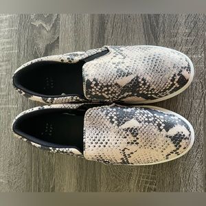 NWOT A New Day (Target) Snake Slides - Size 9